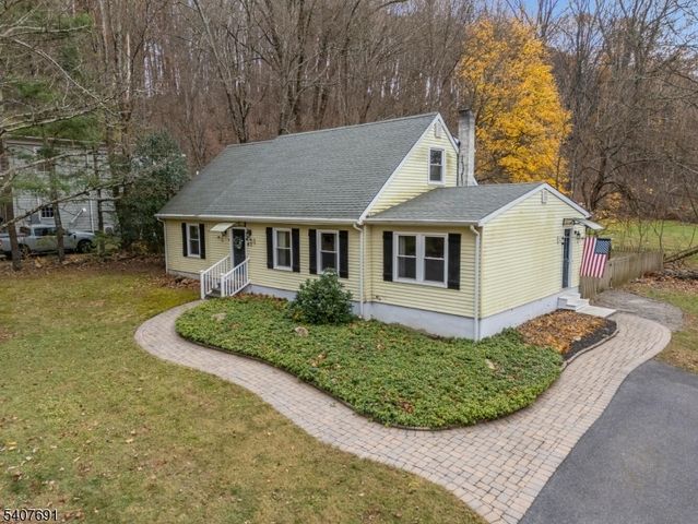67 Hollow Rd, Lebanon Twp., NJ 08826