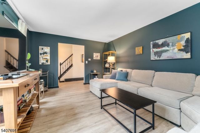 67 Hollow Rd, Lebanon Twp., NJ 08826