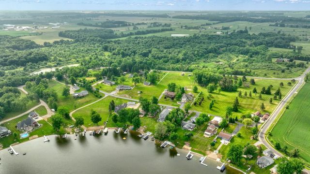 1260 N Posey Lake Highway, Hudson Twp, MI 49247
