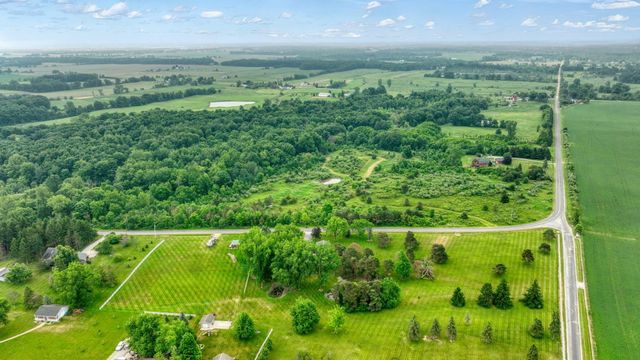 1260 N Posey Lake Highway, Hudson Twp, MI 49247