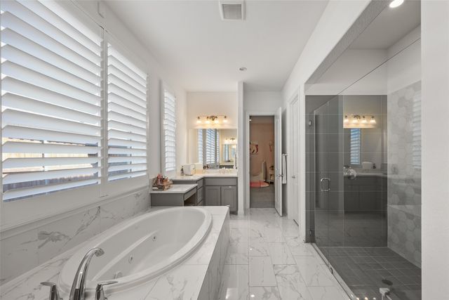 2016 Roundtree Circle E, Fort Worth, TX 76008