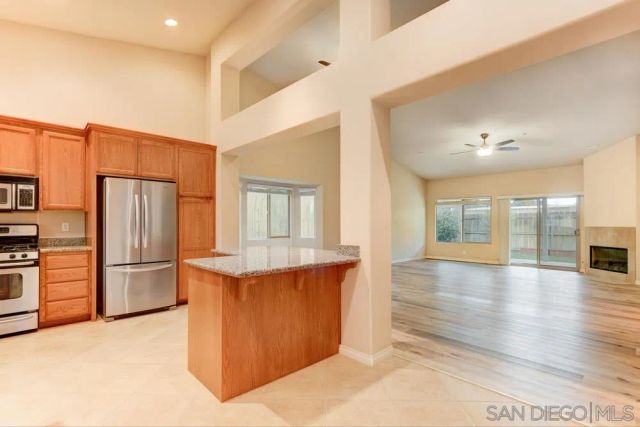 9504 Paseo De Los Castillos, Santee, CA 92071
