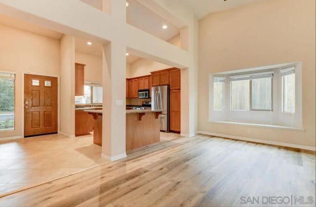 9504 Paseo De Los Castillos, Santee, CA 92071