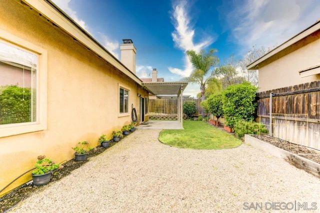 9504 Paseo De Los Castillos, Santee, CA 92071