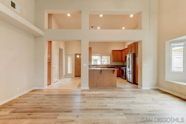 9504 Paseo De Los Castillos, Santee, CA 92071