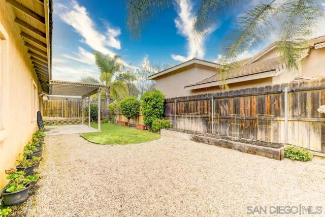 9504 Paseo De Los Castillos, Santee, CA 92071