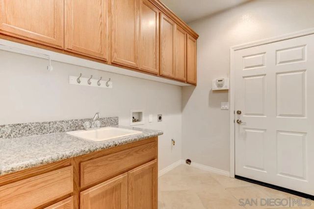 9504 Paseo De Los Castillos, Santee, CA 92071