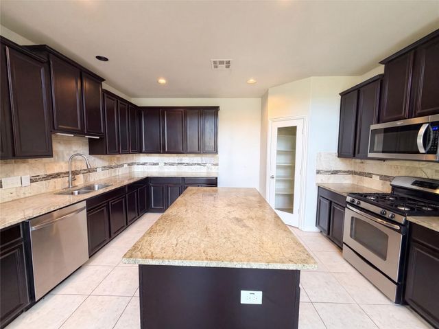 234 Wells BND, Hutto, TX 78634