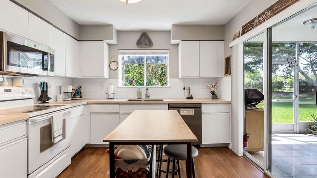 9204 NW 9th Court, Plantation, FL 33324