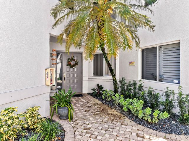 9204 NW 9th Court, Plantation, FL 33324