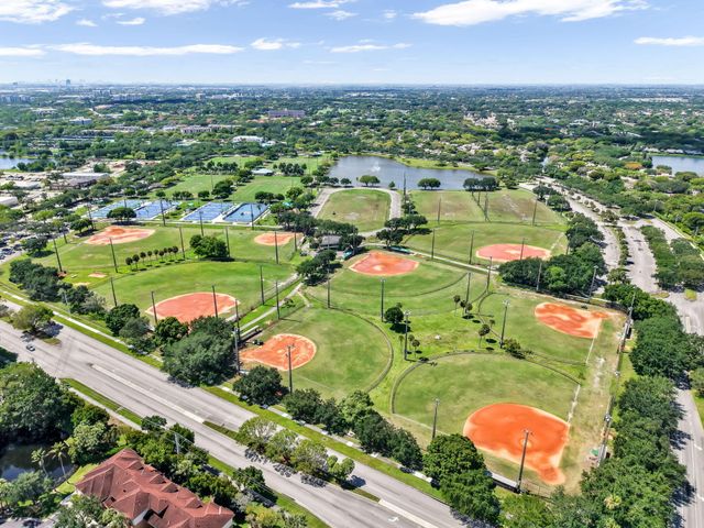 9204 NW 9th Court, Plantation, FL 33324