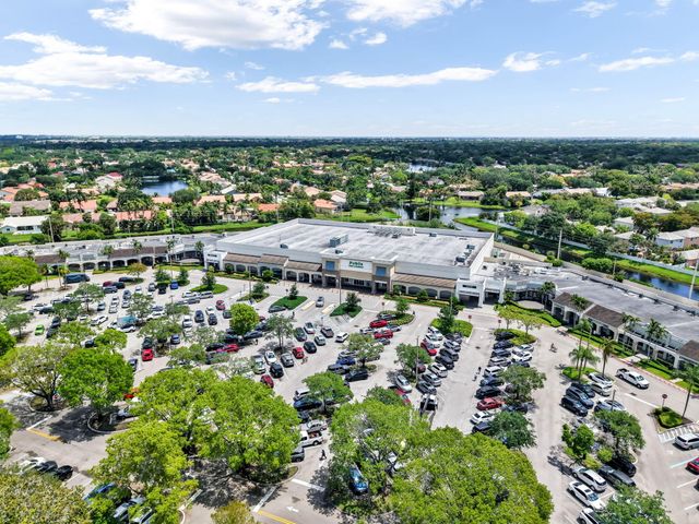 9204 NW 9th Court, Plantation, FL 33324