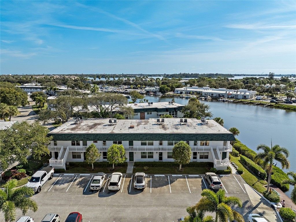 2800 Indian River Boulevard 10I, Vero Beach, FL 32960
