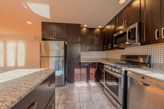 3125 Lake Avenue, Wilmette, IL 60091