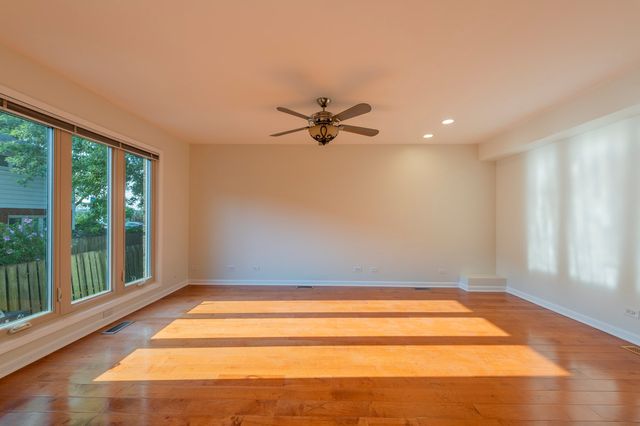 3125 Lake Avenue, Wilmette, IL 60091