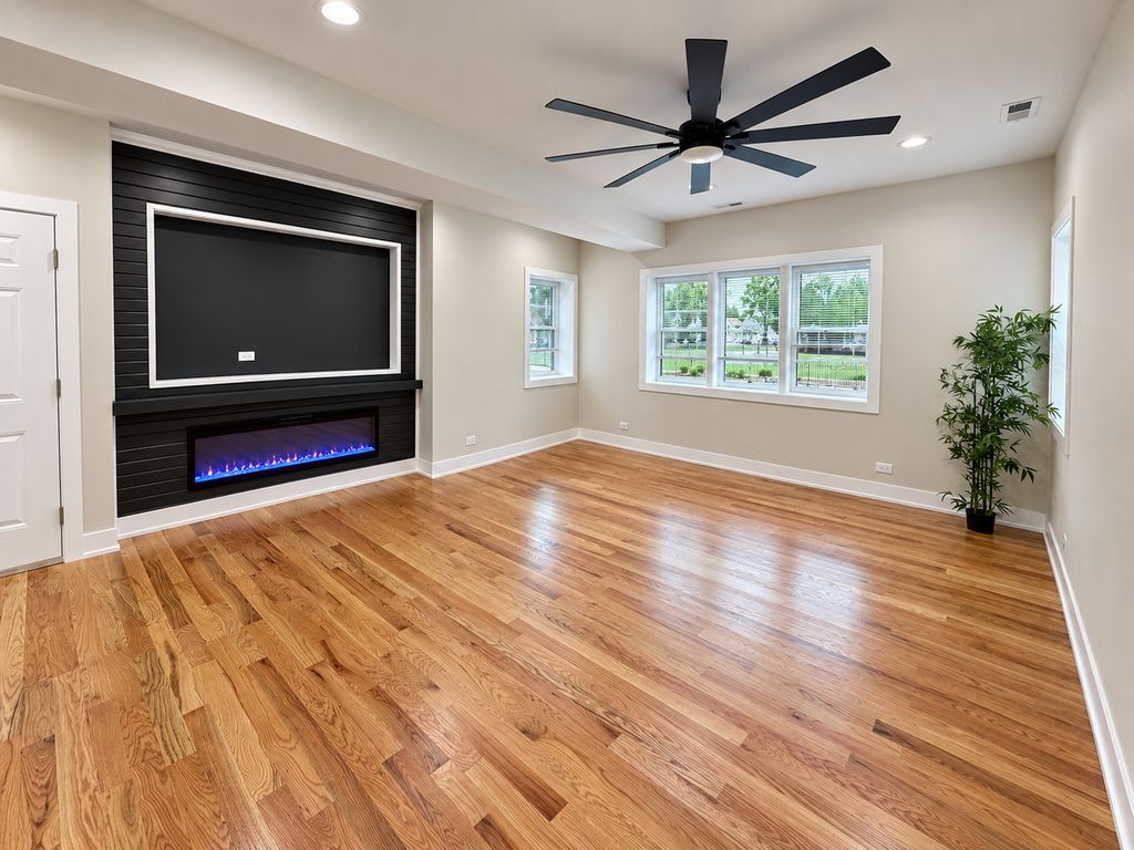 1015 N Laramie Avenue, Chicago, IL 60651 — photo 2