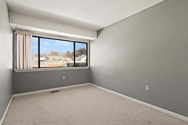 34 Rosewood Dr 34, Stoughton, MA 02072