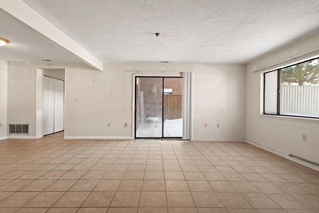 34 Rosewood Dr 34, Stoughton, MA 02072