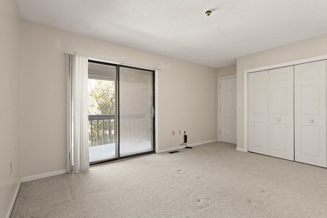 34 Rosewood Dr 34, Stoughton, MA 02072