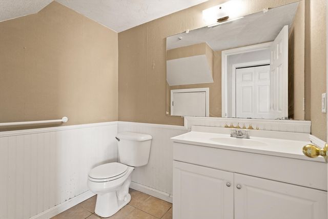 34 Rosewood Dr 34, Stoughton, MA 02072