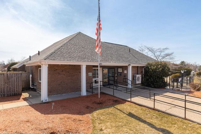 34 Rosewood Dr 34, Stoughton, MA 02072