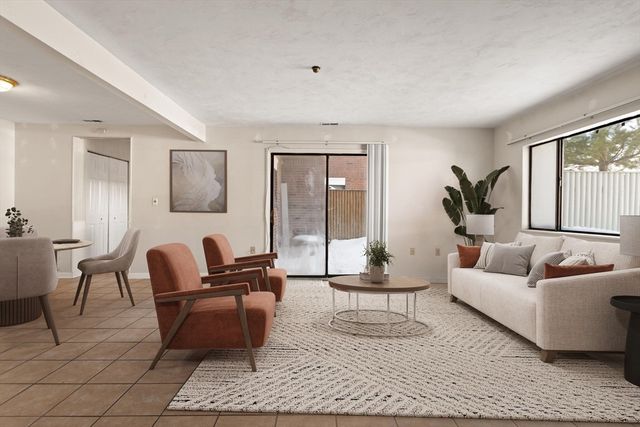 34 Rosewood Dr 34, Stoughton, MA 02072