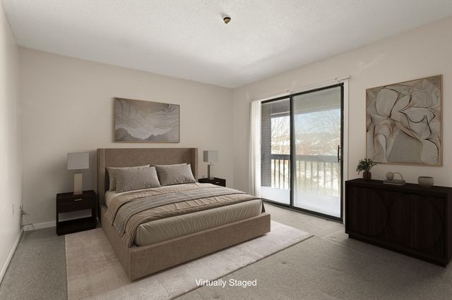 34 Rosewood Dr 34, Stoughton, MA 02072