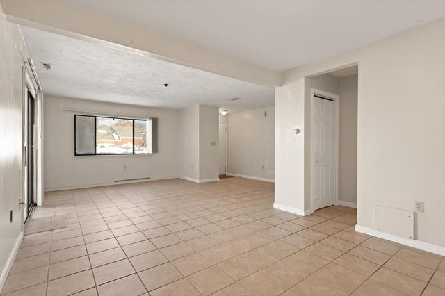 34 Rosewood Dr 34, Stoughton, MA 02072