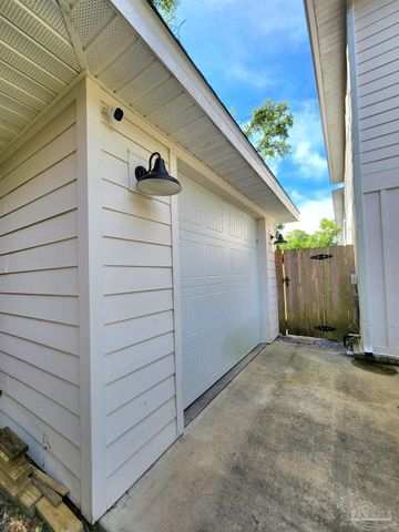 860 Van Kirk Ave, Pensacola, FL 32503