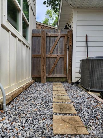 860 Van Kirk Ave, Pensacola, FL 32503