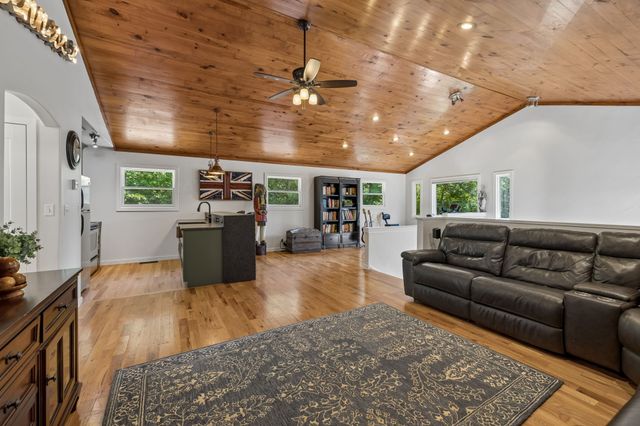 95 Bowman Ct, Waverly, TN 37185