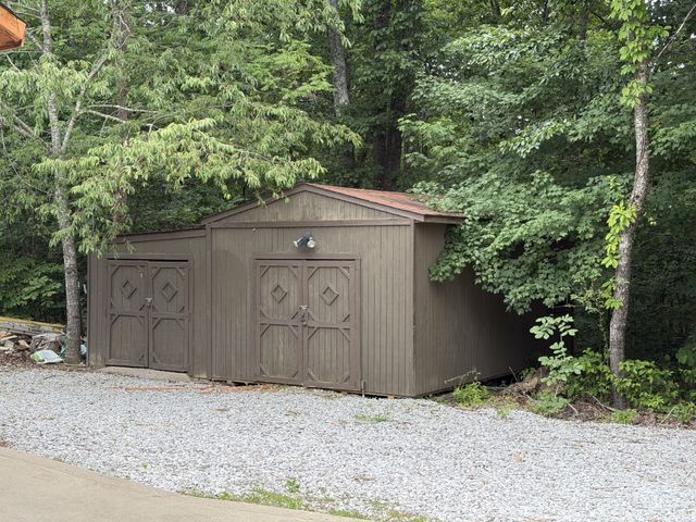 95 Bowman Ct, Waverly, TN 37185