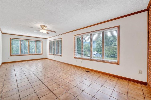 7031 Highfields Farm TRL, Roanoke, VA 24018