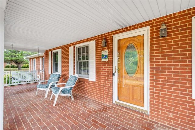 7031 Highfields Farm TRL, Roanoke, VA 24018