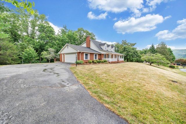 7031 Highfields Farm TRL, Roanoke, VA 24018
