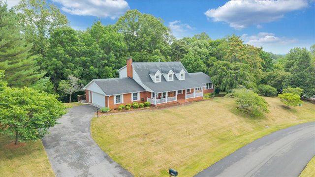 7031 Highfields Farm TRL, Roanoke, VA 24018