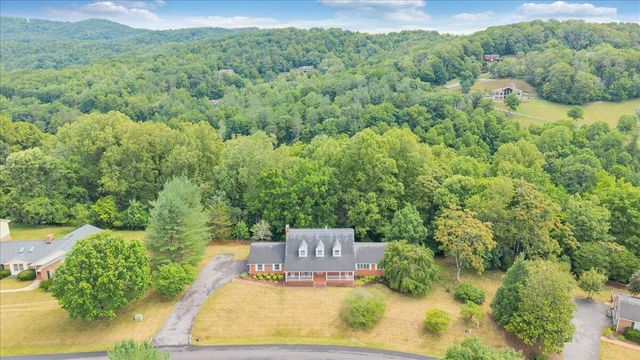 7031 Highfields Farm TRL, Roanoke, VA 24018