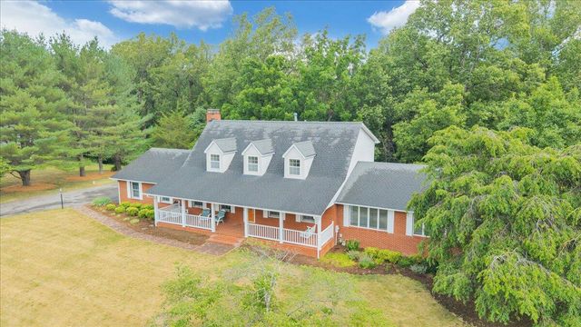 7031 Highfields Farm TRL, Roanoke, VA 24018