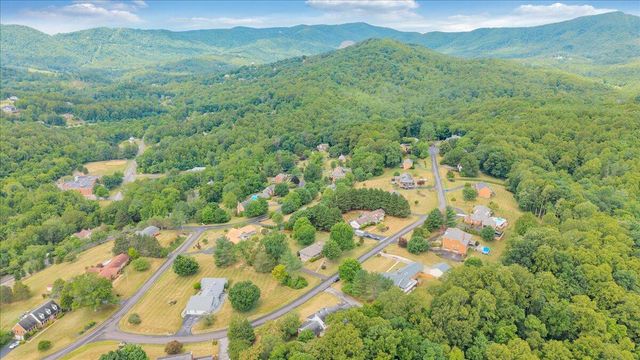 7031 Highfields Farm TRL, Roanoke, VA 24018