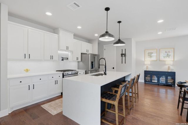 171 Barilla Pl Unit 103, Alamo Heights, TX 78209