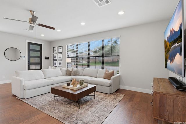 171 Barilla Pl Unit 103, Alamo Heights, TX 78209