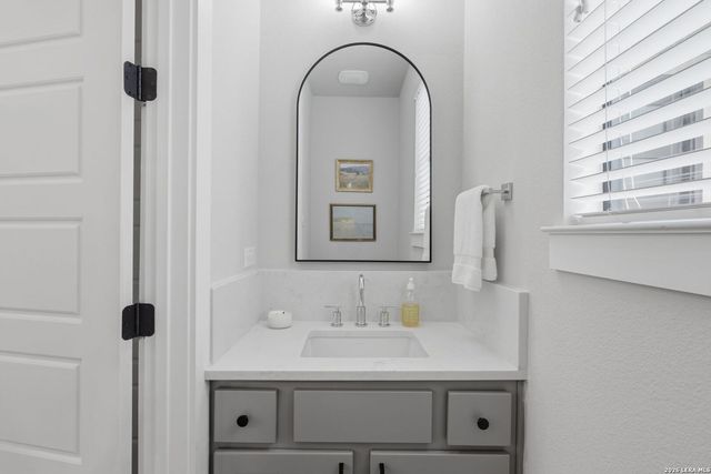 171 Barilla Pl Unit 103, Alamo Heights, TX 78209