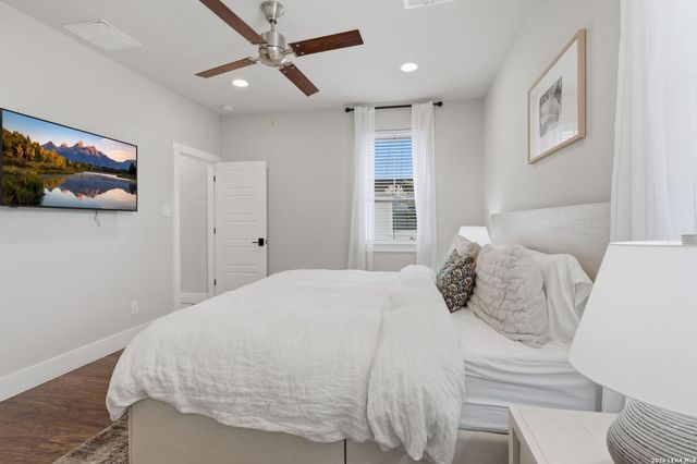 171 Barilla Pl Unit 103, Alamo Heights, TX 78209