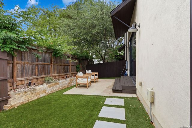 171 Barilla Pl Unit 103, Alamo Heights, TX 78209