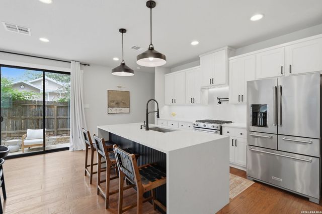171 Barilla Pl Unit 103, Alamo Heights, TX 78209