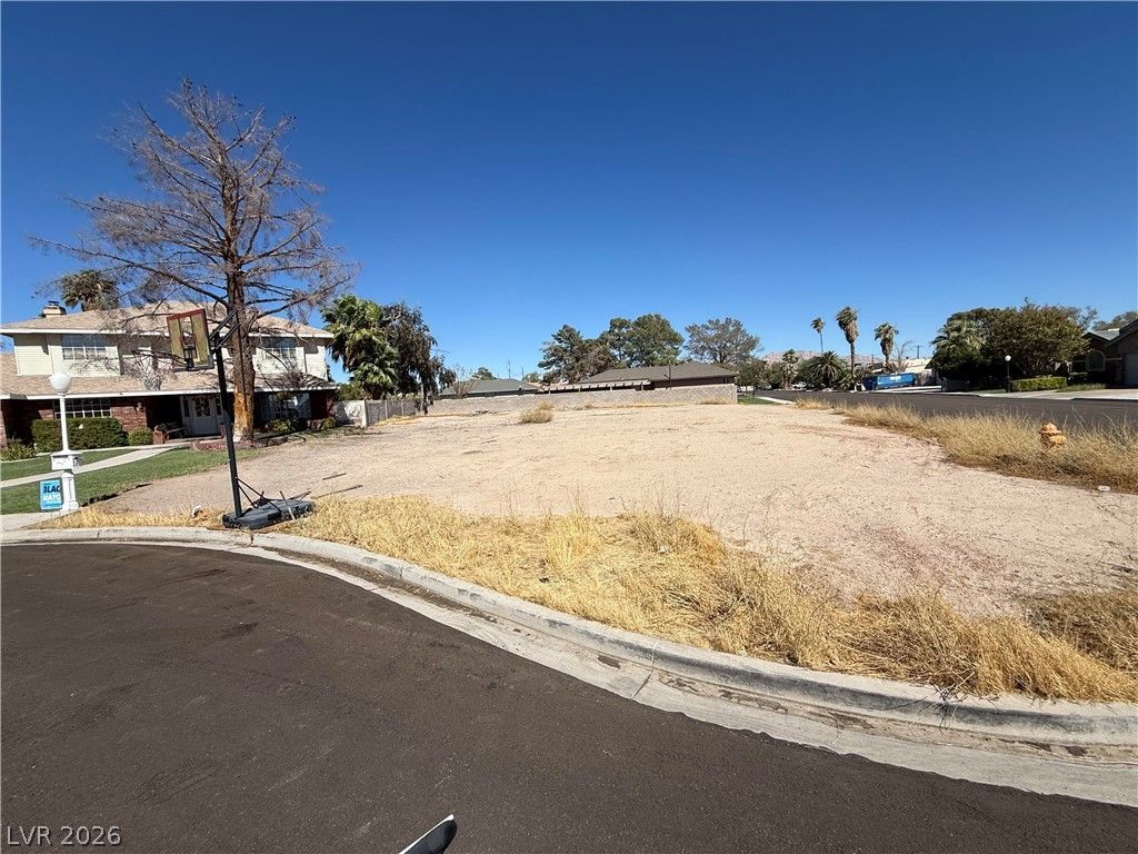 Reynolds Avenue, North Las Vegas, NV 89030 — photo 2