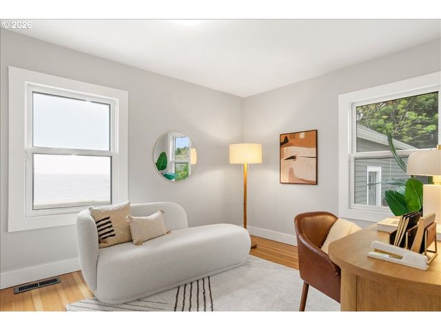 1845 Se REEDWAY St, Portland, OR 97202