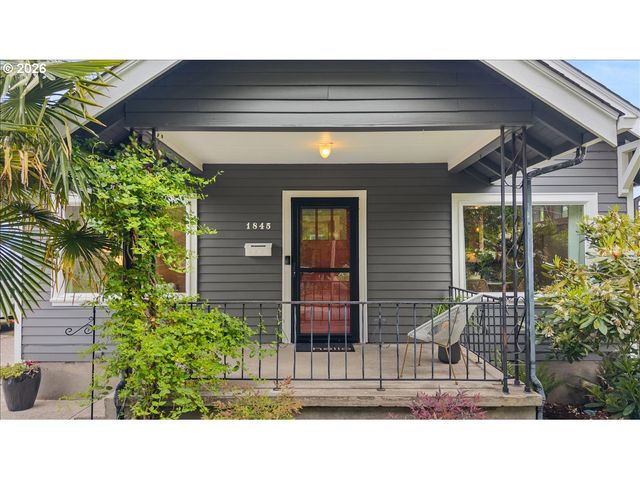 1845 Se REEDWAY St, Portland, OR 97202