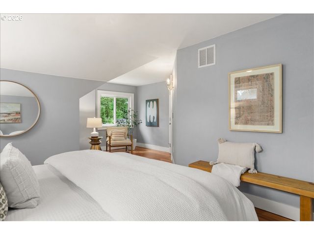 1845 Se REEDWAY St, Portland, OR 97202