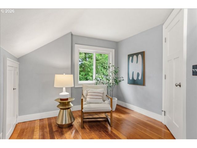 1845 Se REEDWAY St, Portland, OR 97202